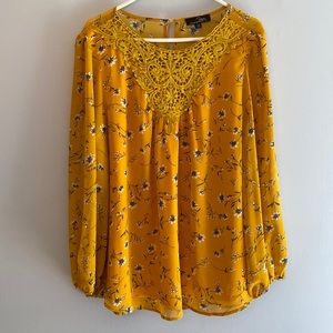 Suzanne Betro Women’s Gold Floral Blouse